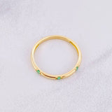 Anillo Trio Chispas Esmeraldas 99pts 1.8g / T8 3/4 Oro Amarillo 18K