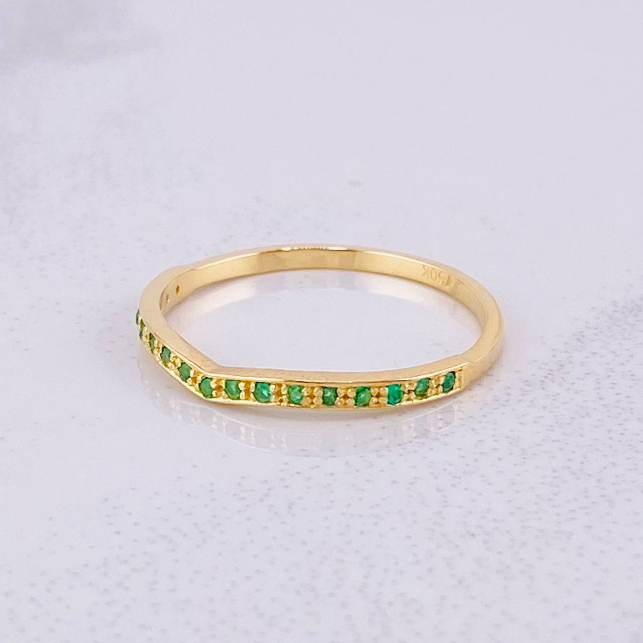 Curved Channel Ring Emeralds 27pts 1.55g / T8 Yellow Gold 18K
