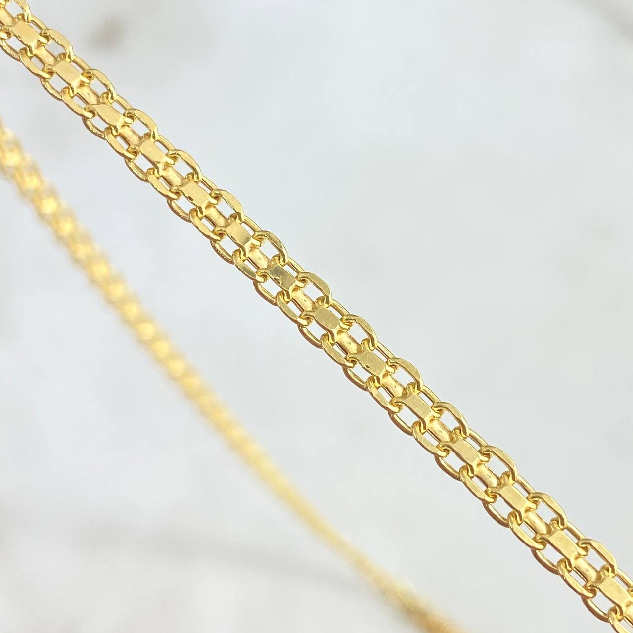 Cadena China 4.6gr / 19 3/4 in / 3.3mm Oro Amarillo +1 18K