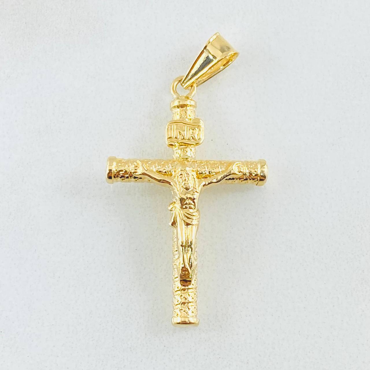 Dije Cruz Cristo 1.2gr / 1 1/2 in / Oro Amarillo 18K