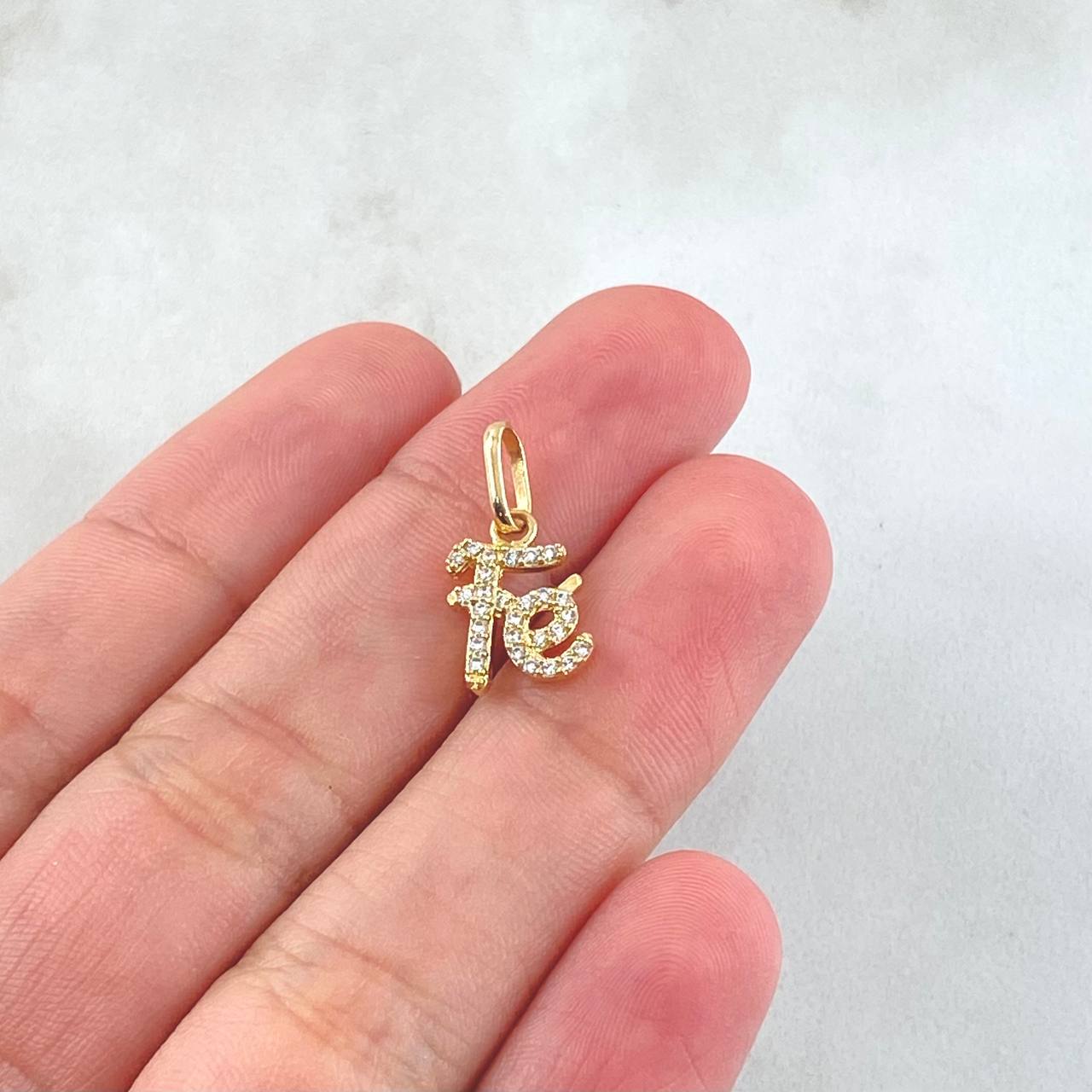 Pendant Faith 1.1gr / 0.8in / 18K Gold