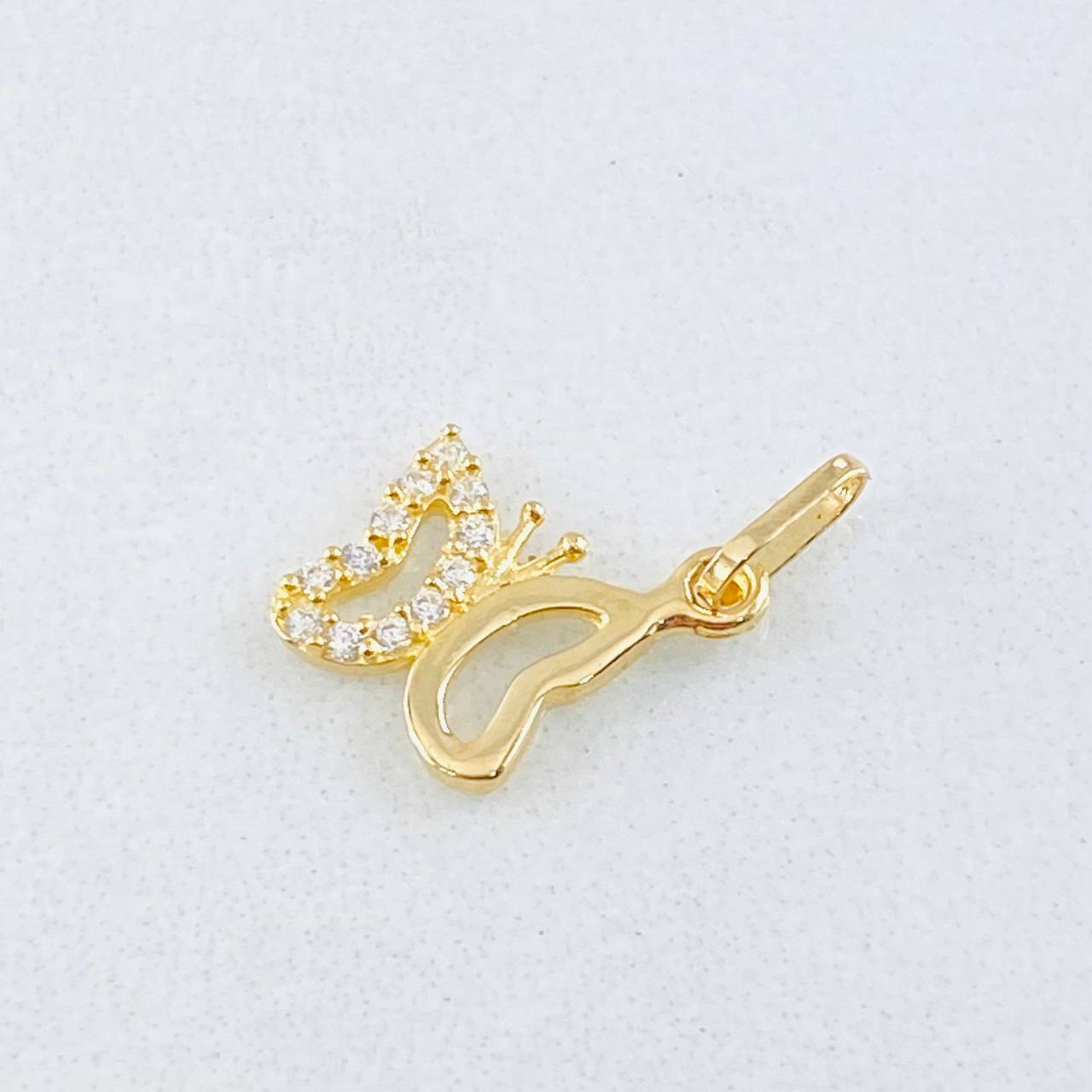Pendant Butterfly 0.5gr / 1/2 in / 18K Gold ©