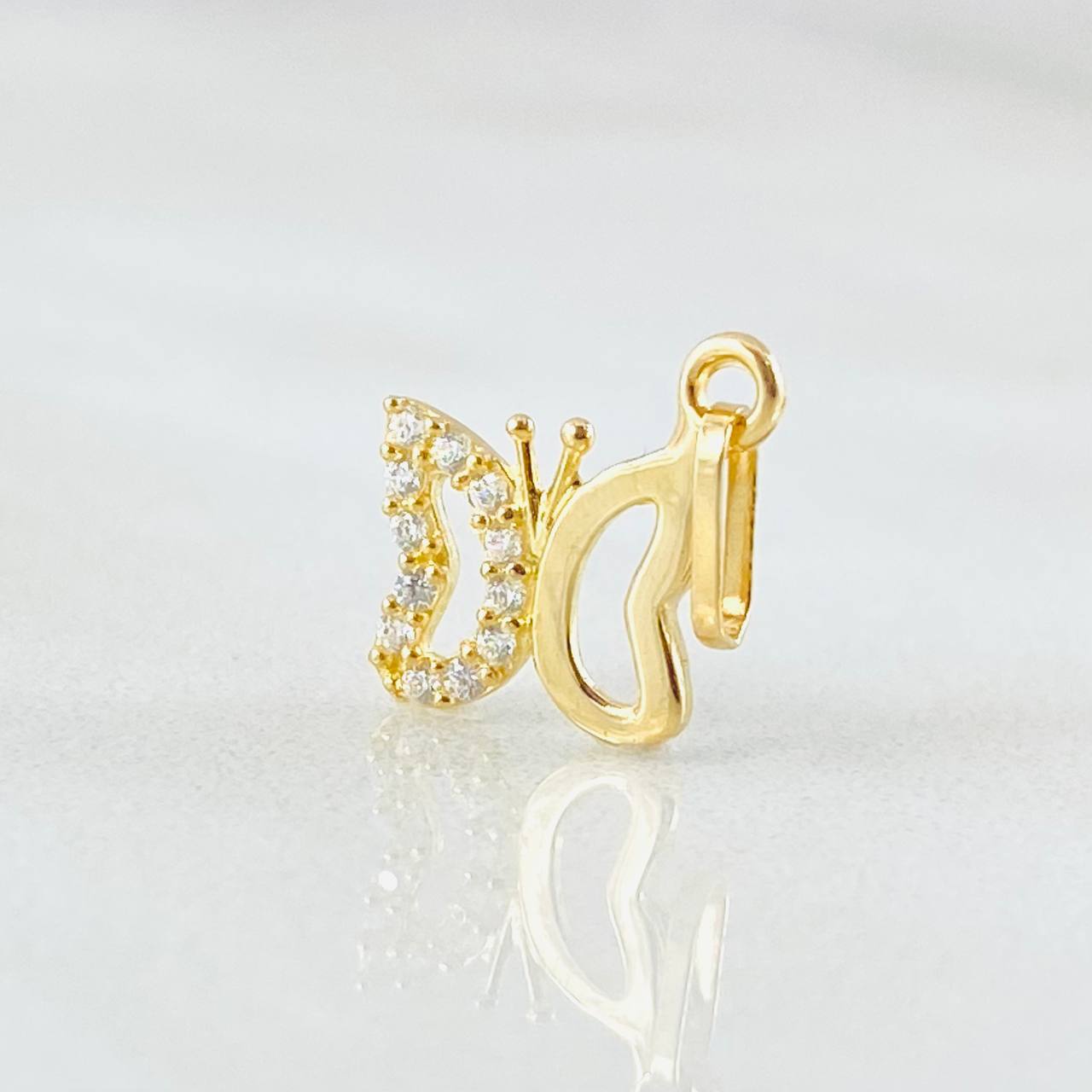 Pendant Butterfly 0.5gr / 1/2 in / 18K Gold ©