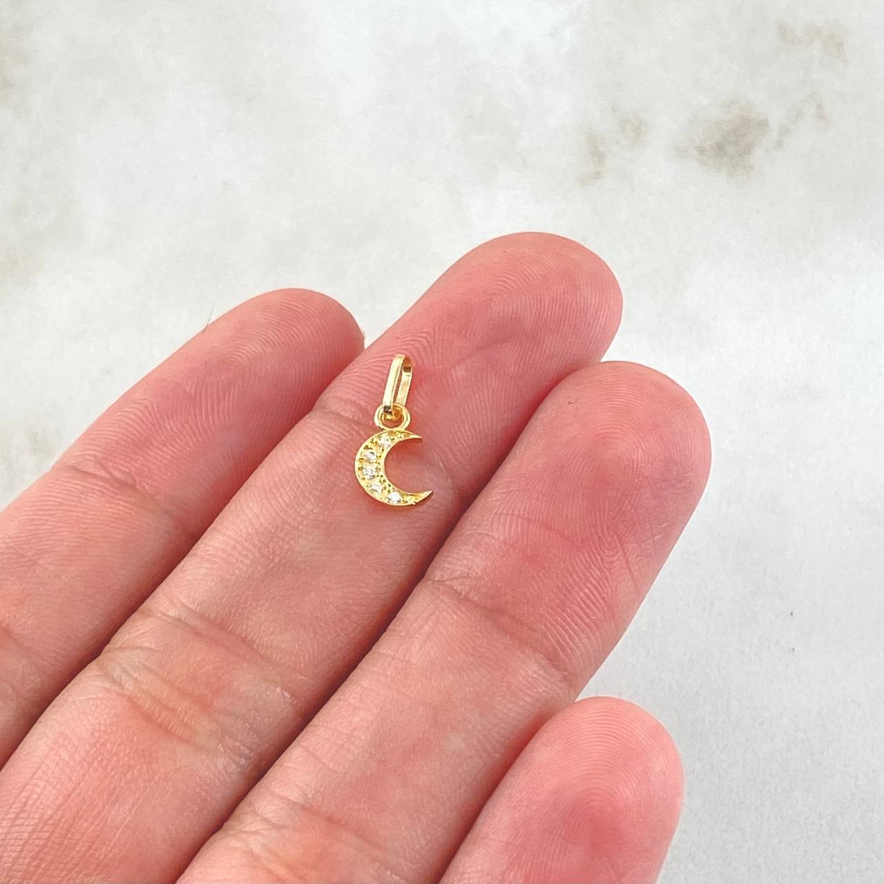 Dije Luna 0.3gr / 1/2 in / Oro Amarillo 18K