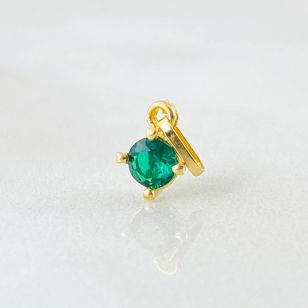 Dije Piedra 0.3gr / 1/2 in / Oro Amarillo 18K