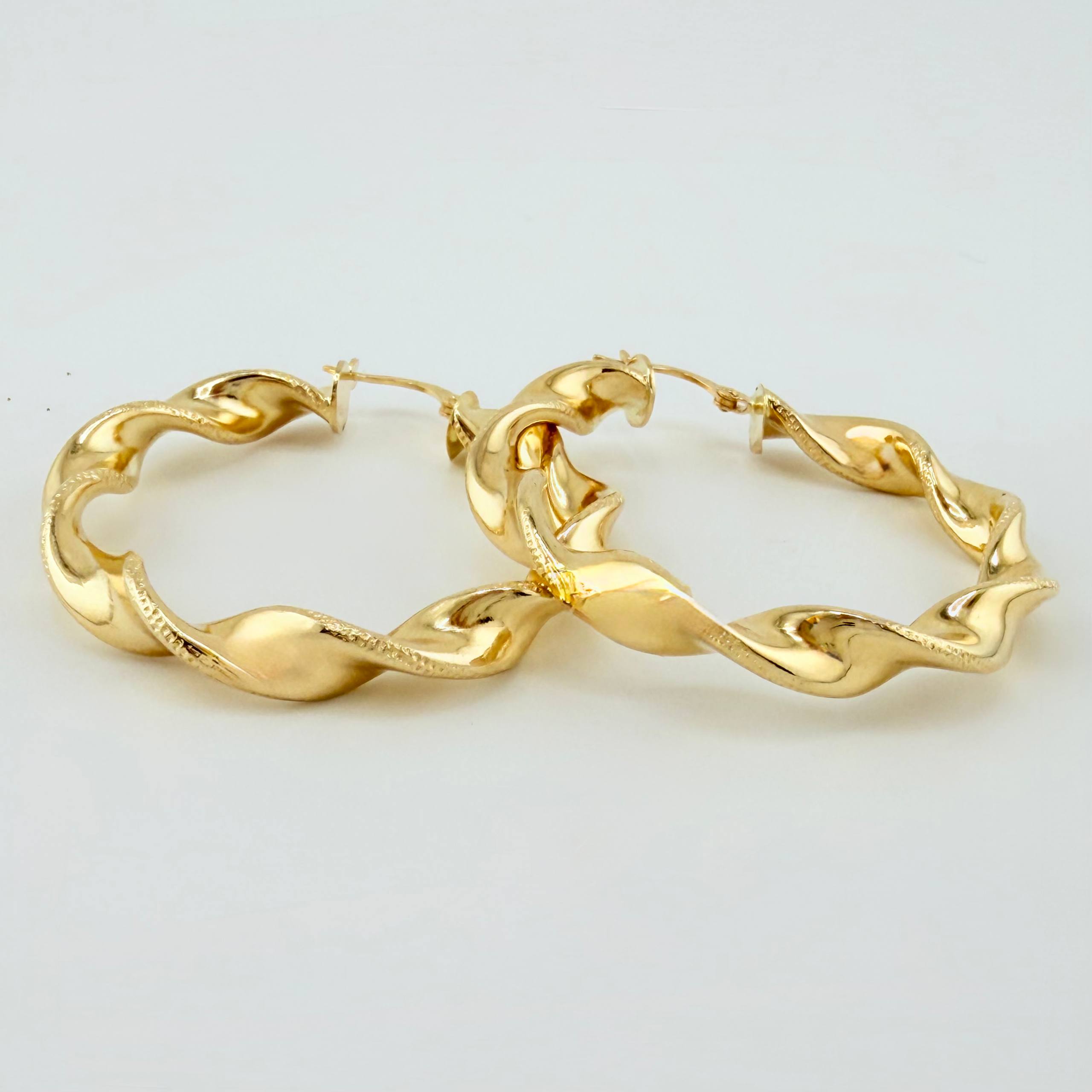 Candongas Demi 7.75gr / 1 3/4 in / Oro Amarillo 18K ©
