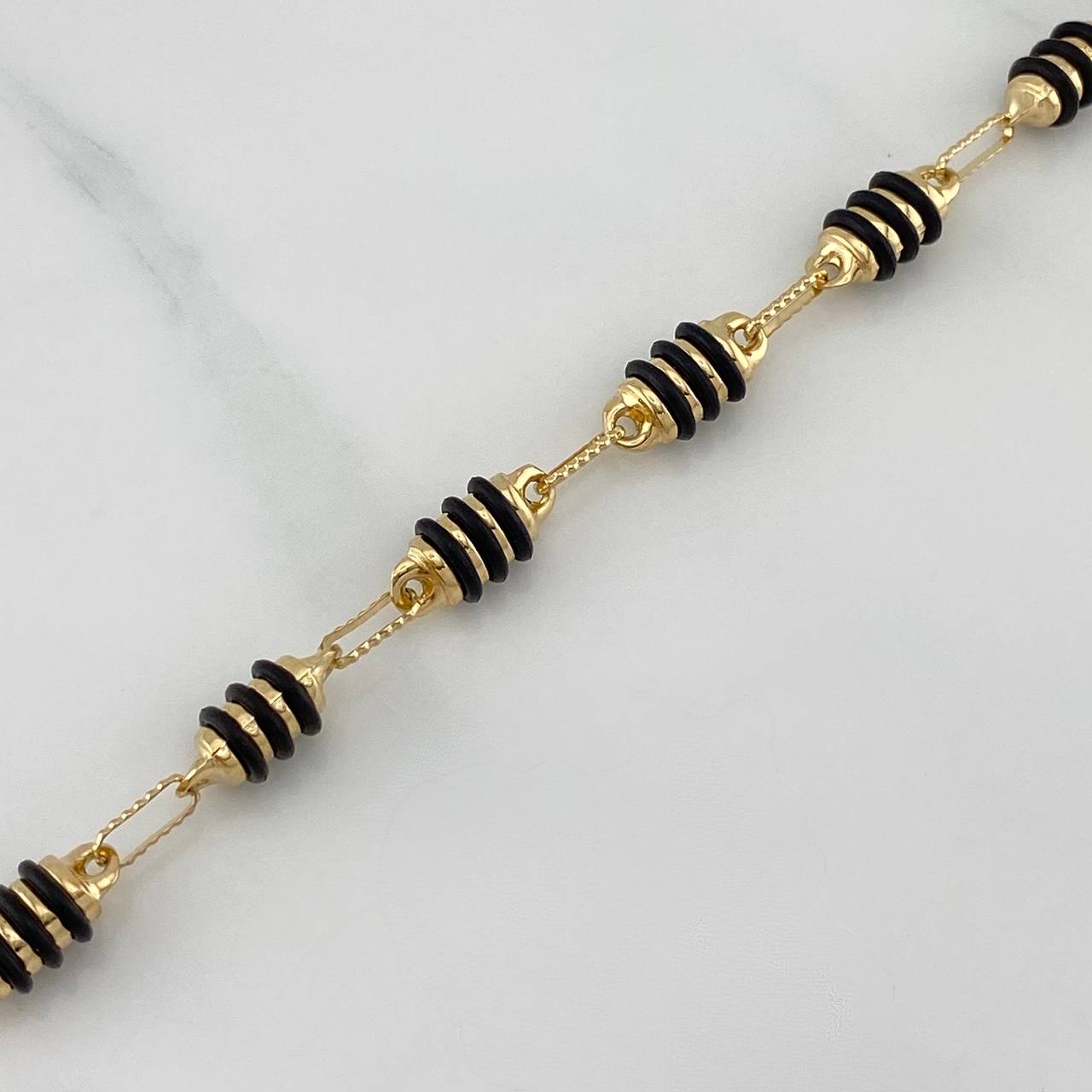 Rustic Barrel Bracelet 5.3 g / 8 1/4 in / 5.4 mm 18K Yellow Gold