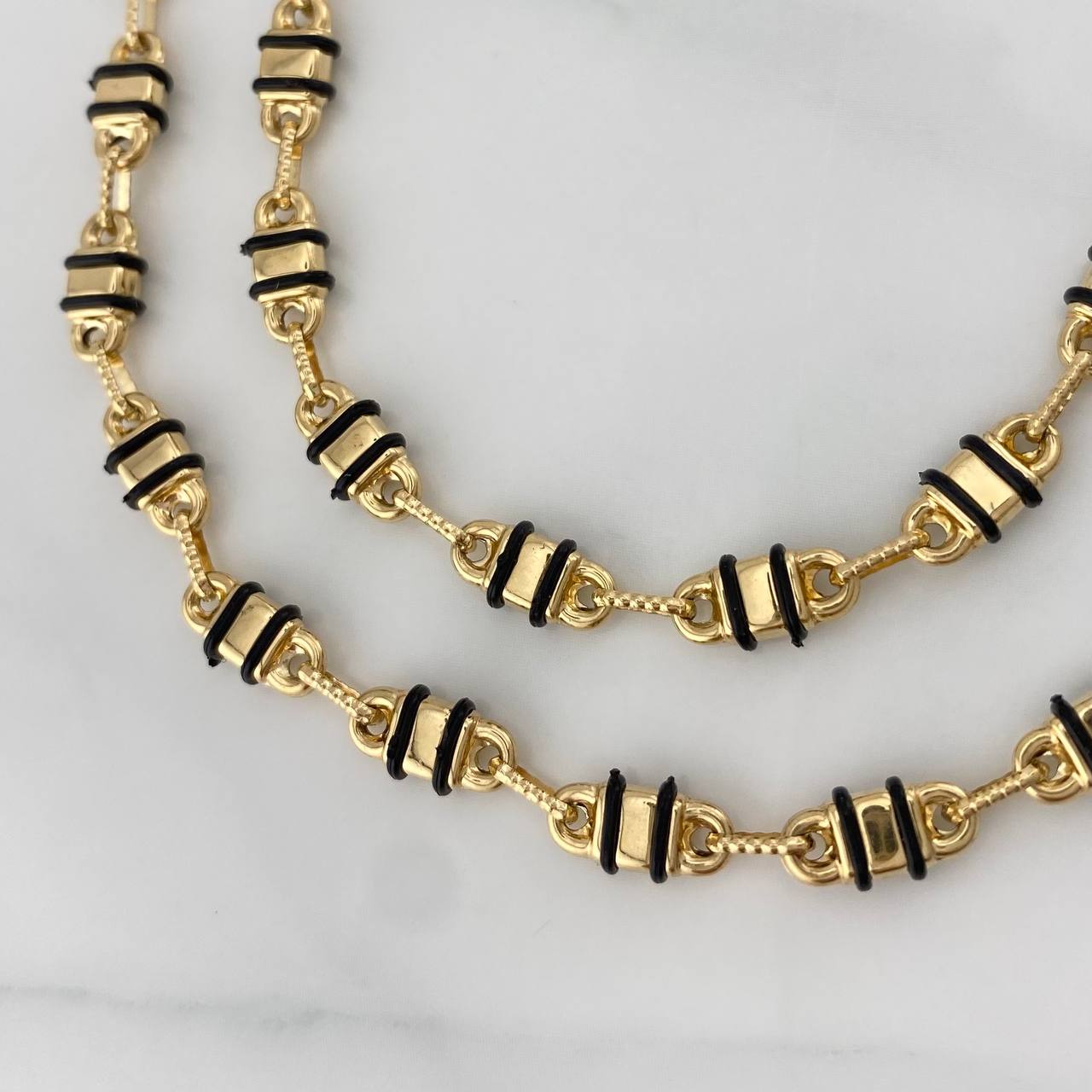 Rustic Barrel Chain 15.1 g / 24 1/2 in / 4.85 mm 18K Yellow Gold