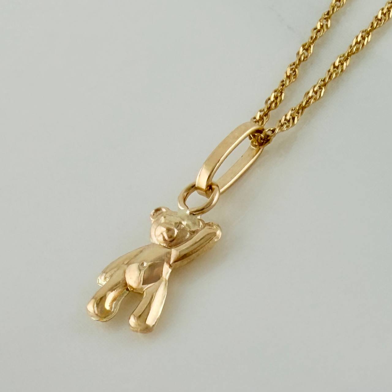 Set Singapore Chain + Pendant Bear / 1.35gr / 17 3/4 in Yellow Gold 18K
