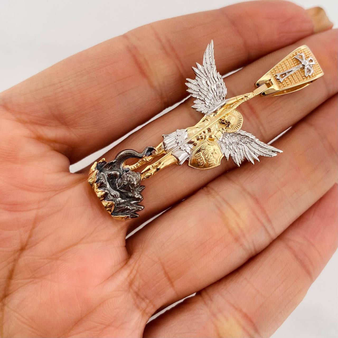 Pendant Saint Michael the Archangel 11.15g / 2 in Three Golds 18K