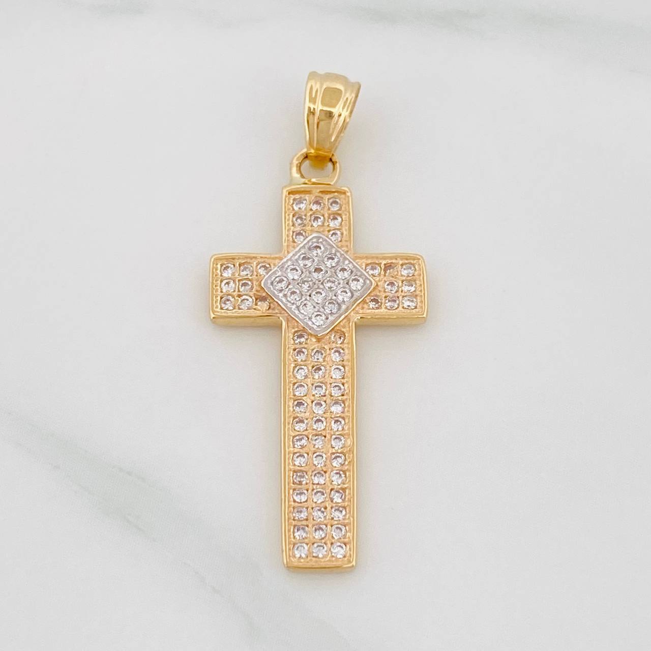 Dije Cruz Triangulo 2.6g / 1 1/4 in Dos Oros Amarillo Blanco 18K