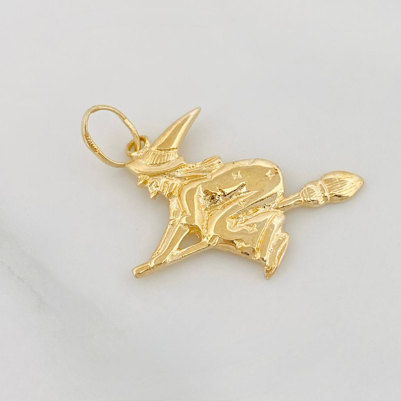 Dije Bruja 1.65g / 1 in Oro Amarillo 18K