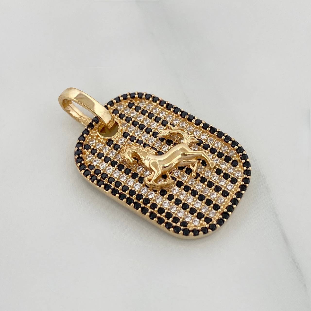Dije Placa Caballo 5.55g / 1 1/4 in Oro Amarillo 18K