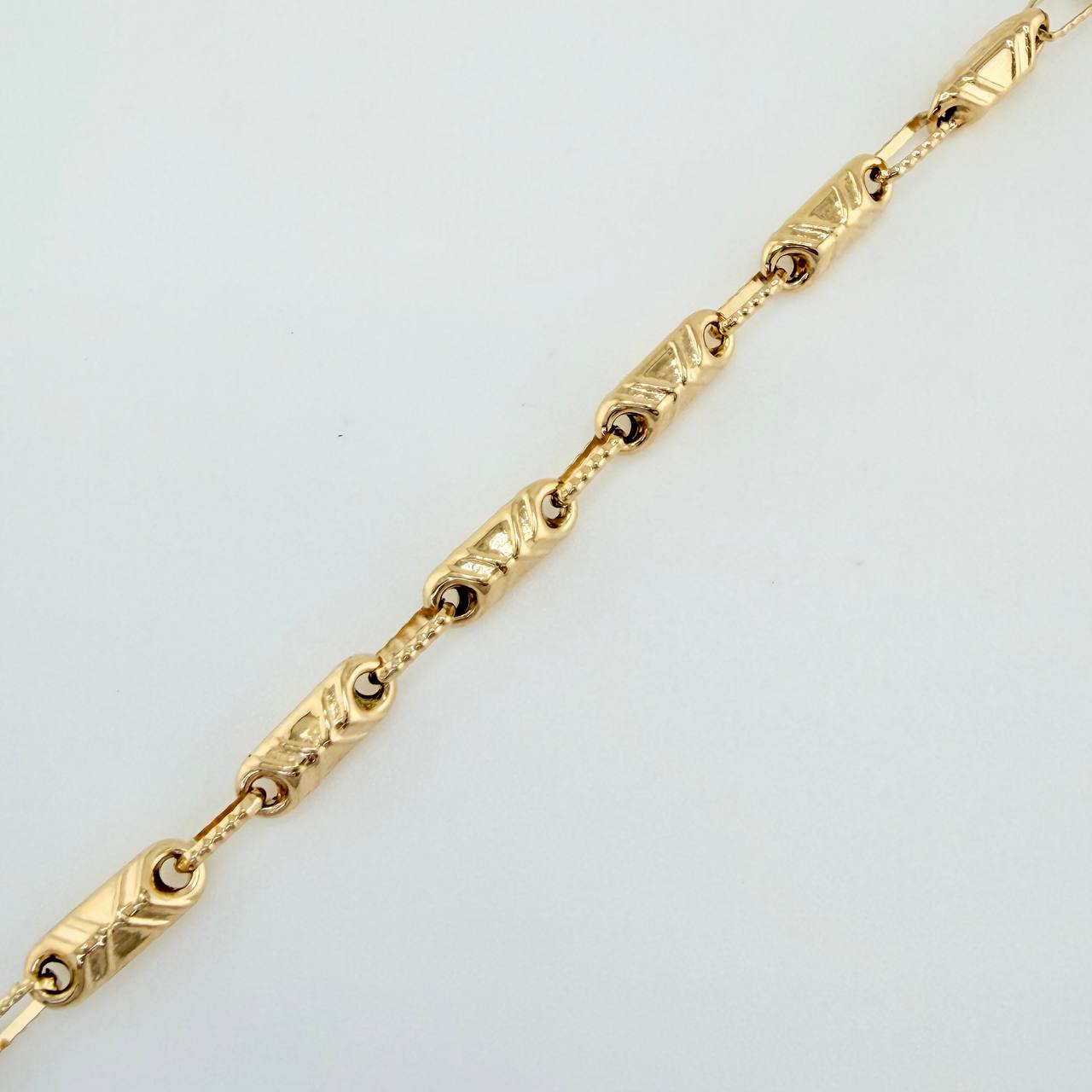 Pulso Rustico 4.45gr / 7 3/4 in / 3.4mm Oro Amarillo 18K &