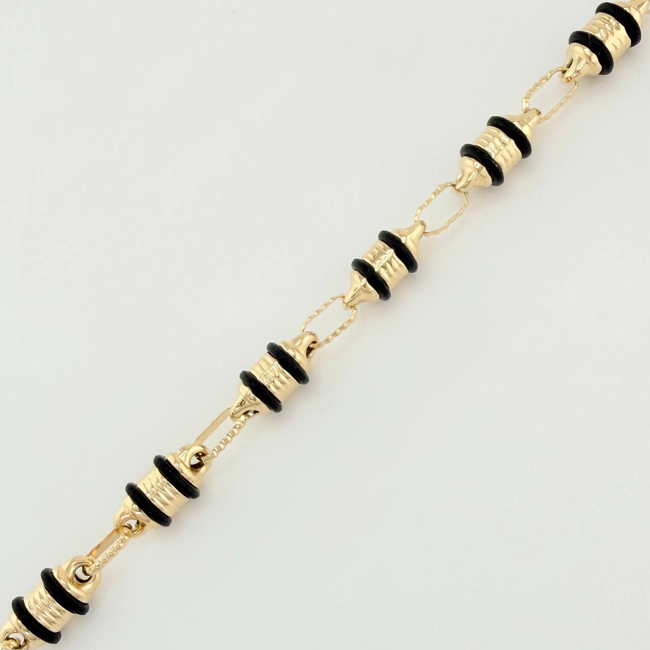Rustic Barrel Bracelet 4.85gr / 8 in / 3.78mm Yellow Gold 18K %