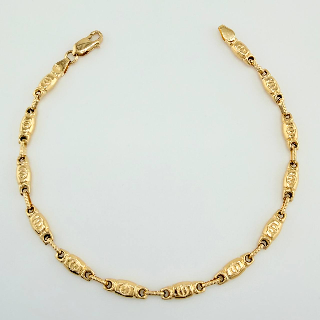 Pulso Rustico Tornillo 4.45gr / 8 in / 3.83mm Oro Amarillo 18K %