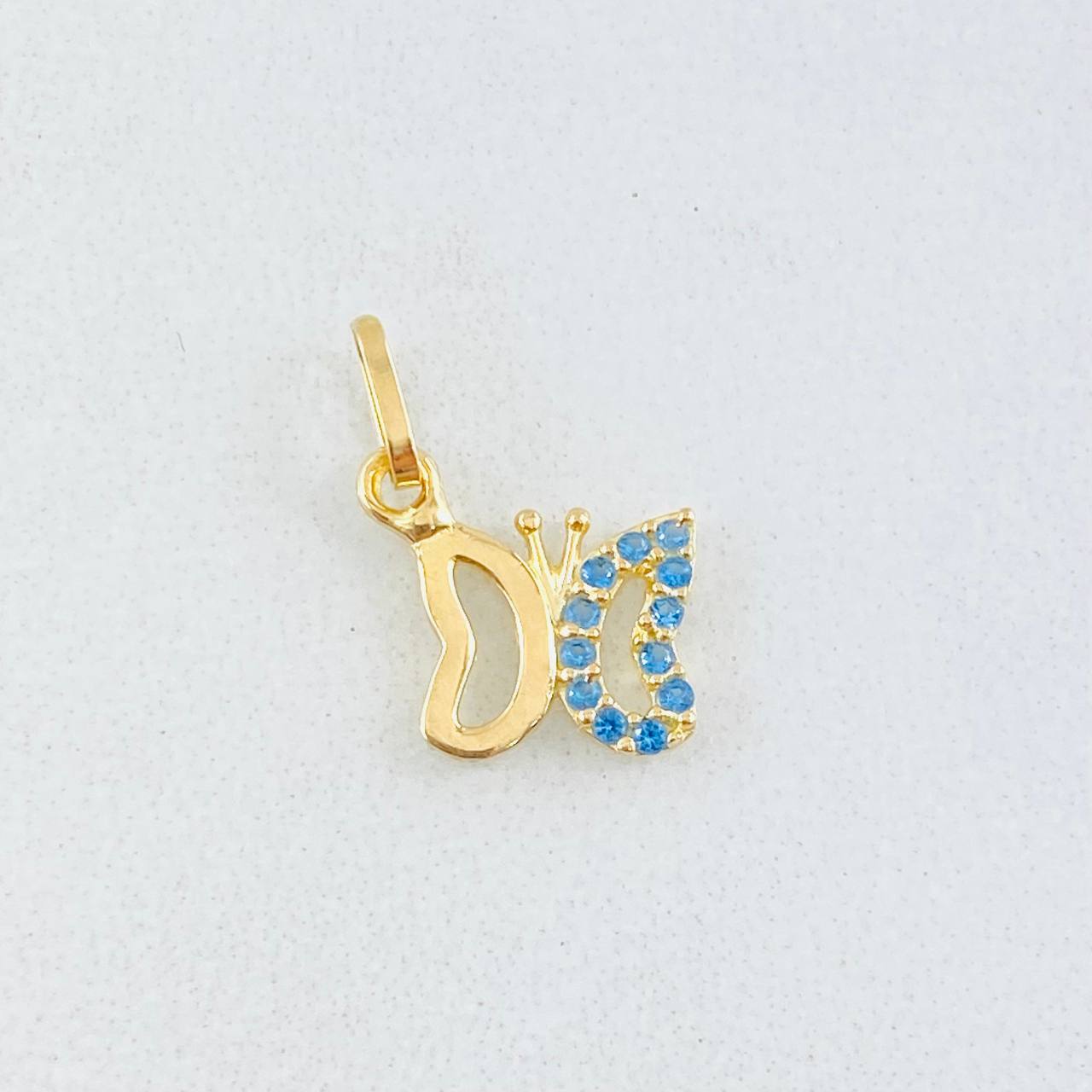 Pendant Butterfly 0.5gr / 1/2 in / 18K Gold ©