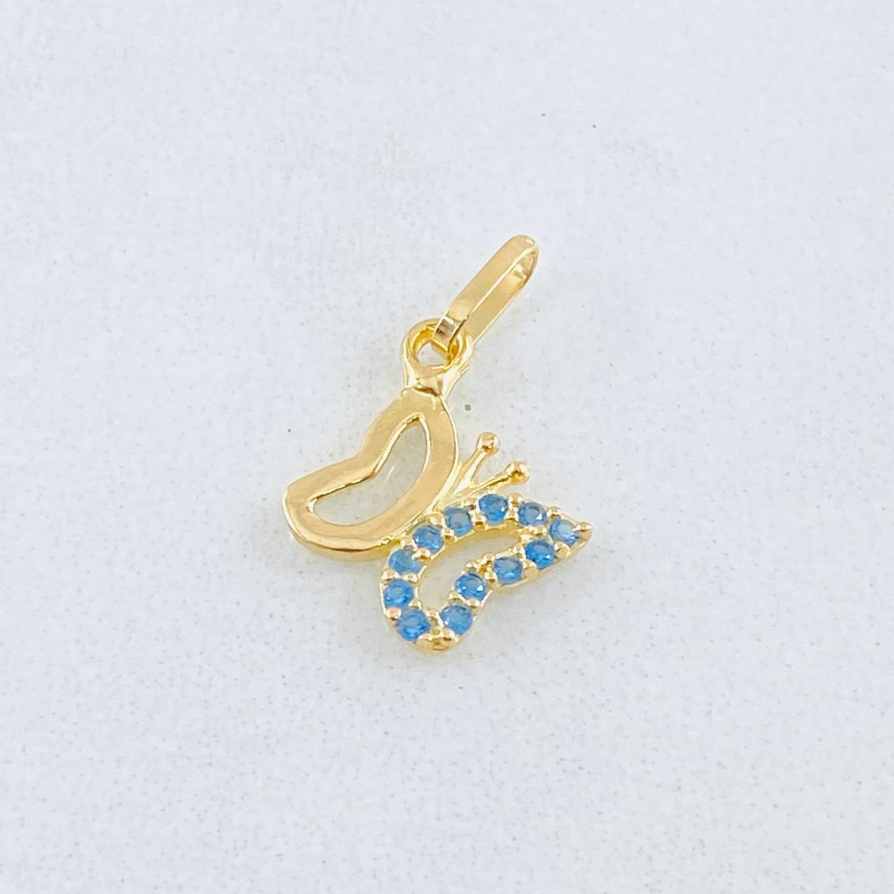 Pendant Butterfly 0.5gr / 1/2 in / 18K Gold ©