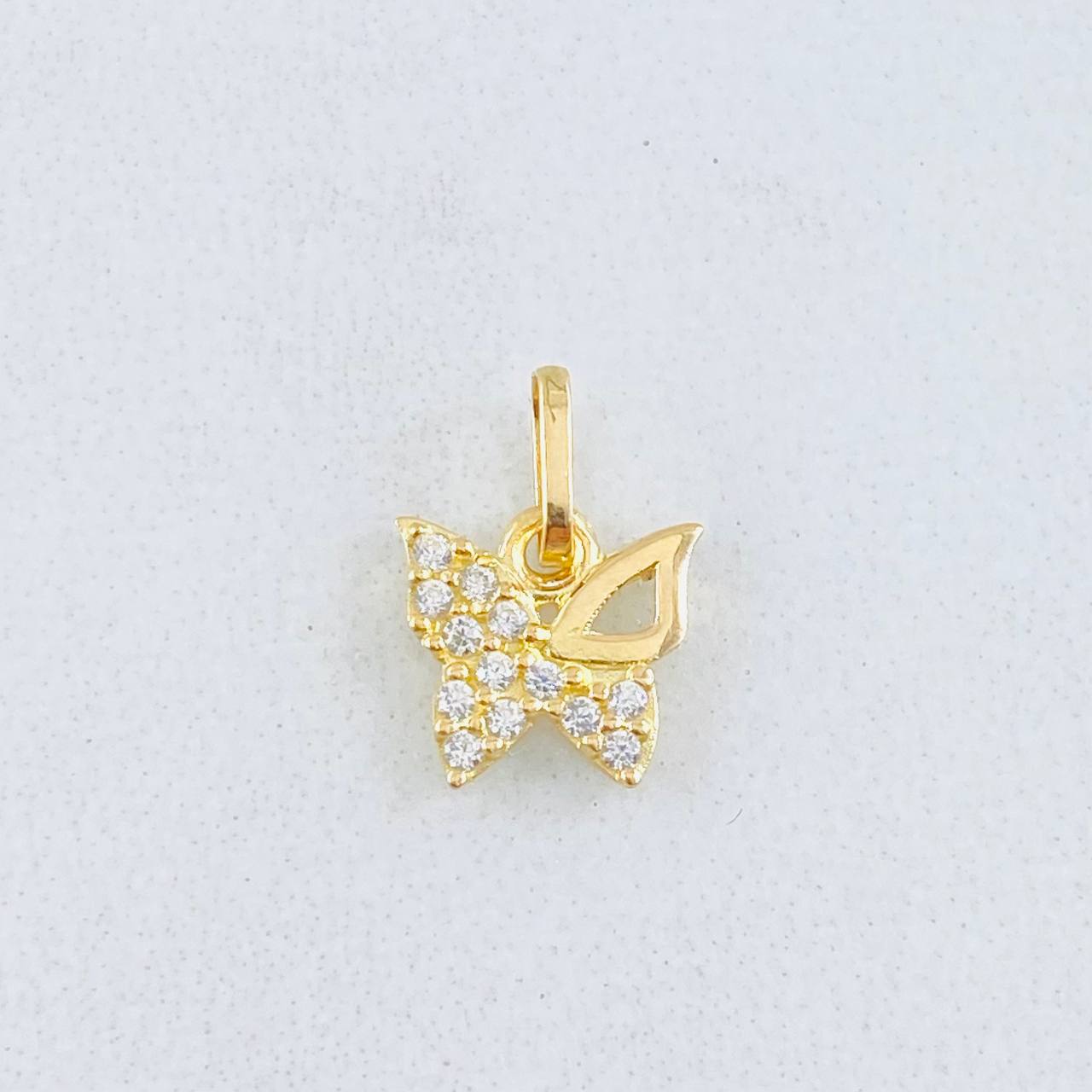 Butterfly Pendant 0.4gr / 1/2 in / 18K Gold