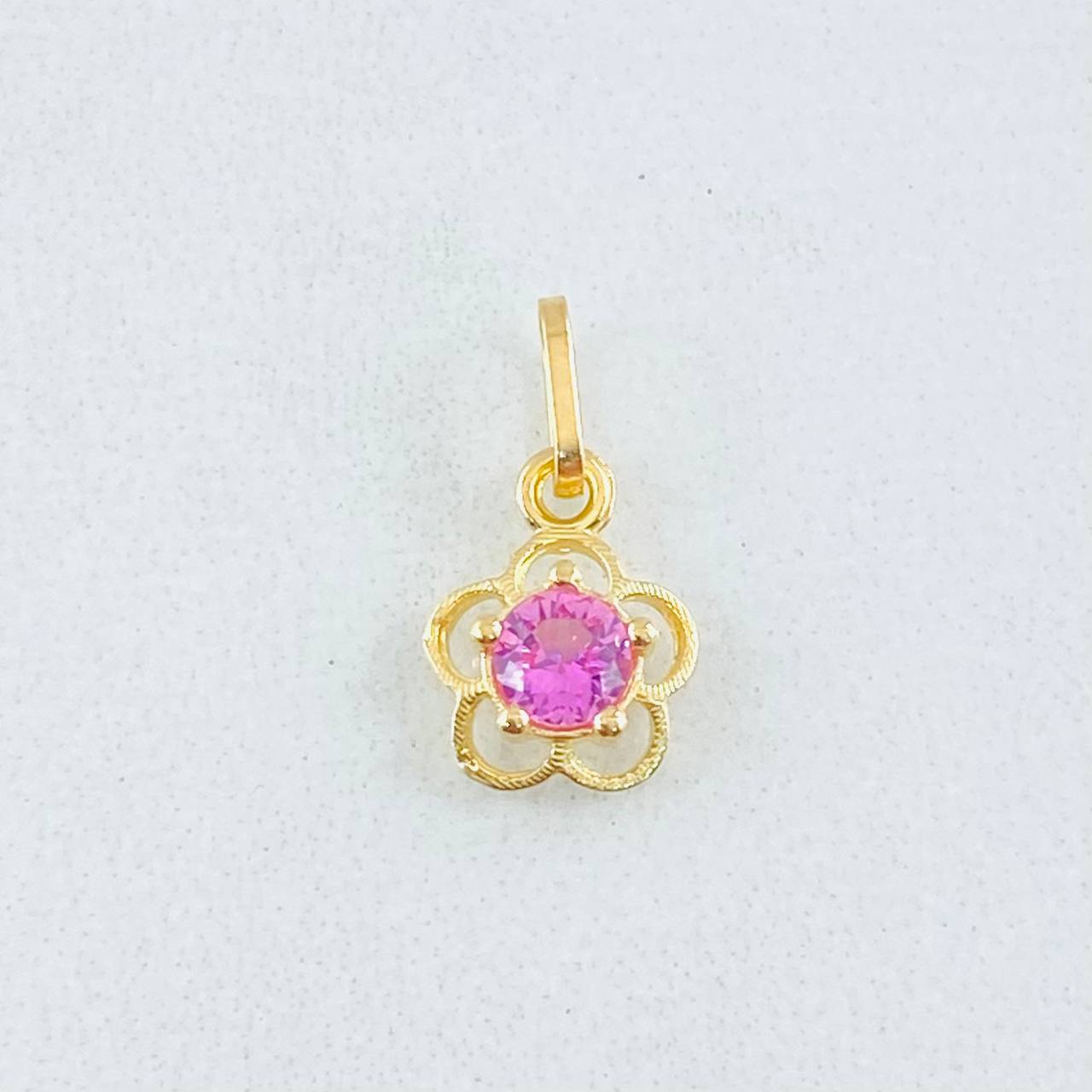 Pendant Flower Silhouette 0.4gr / 1/2 in / 18K Gold