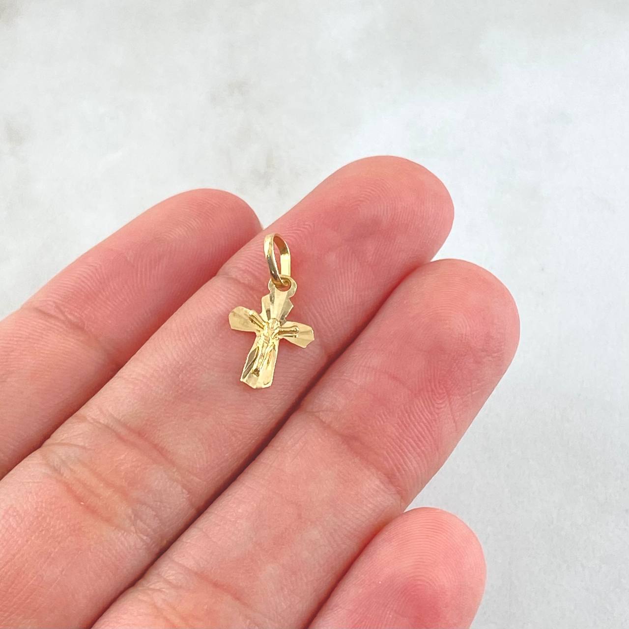 Pendant Cross Christ 0.4gr / 3/4 in / 18K Gold