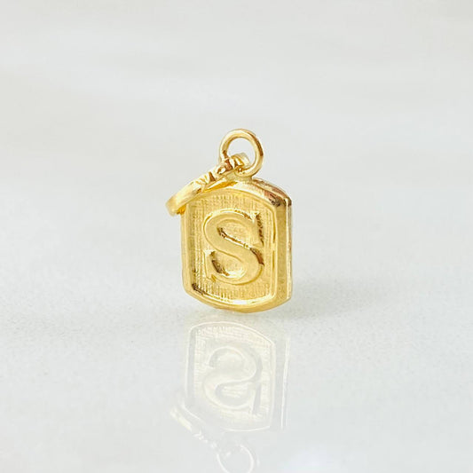 Dije Letra S Marco Texturizado 0.35gr / 1/2 in / Oro Amarillo 18K *