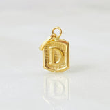 Dije Letra D Marco Texturizado 0.35gr / 1/2 in / Oro Amarillo 18K