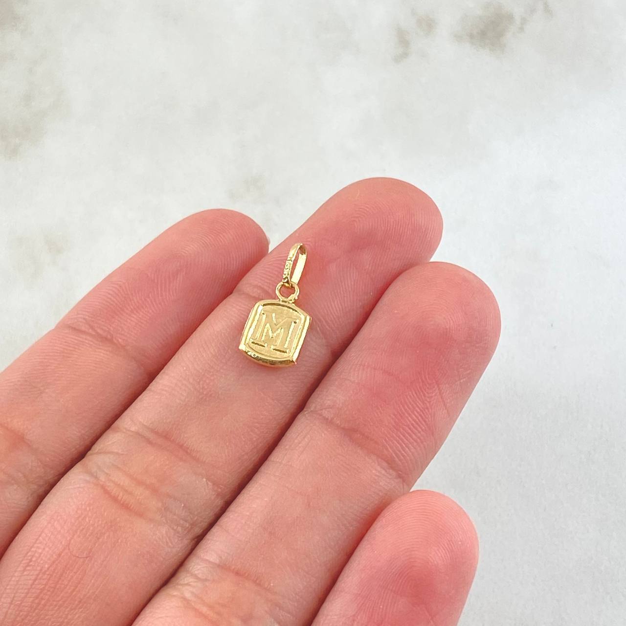 Pendant Letter M 0.35gr / 1/2 in / 18K Gold