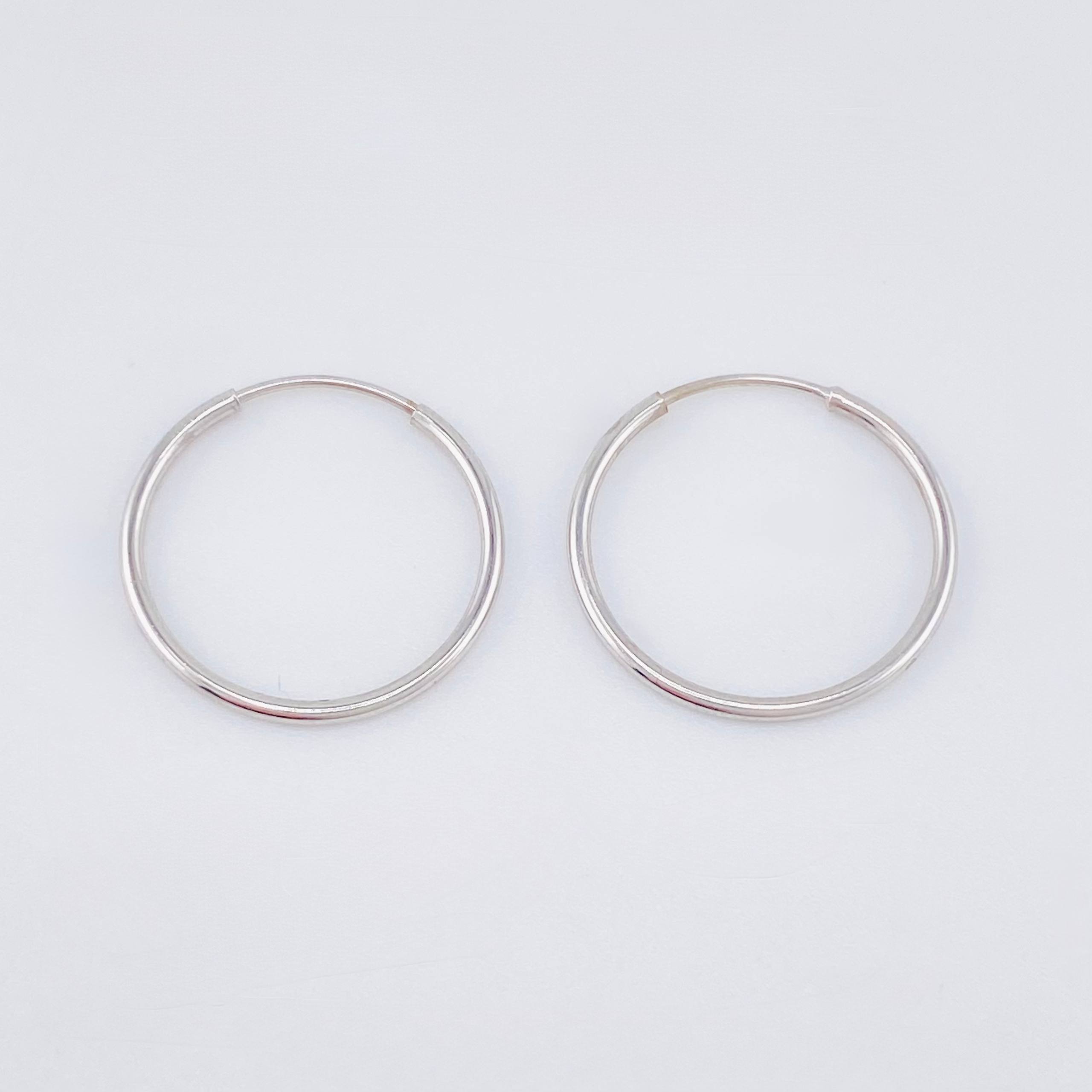Candongas Aro Liso 0.7gr / 3/4 in / Oro Blanco 18K ©