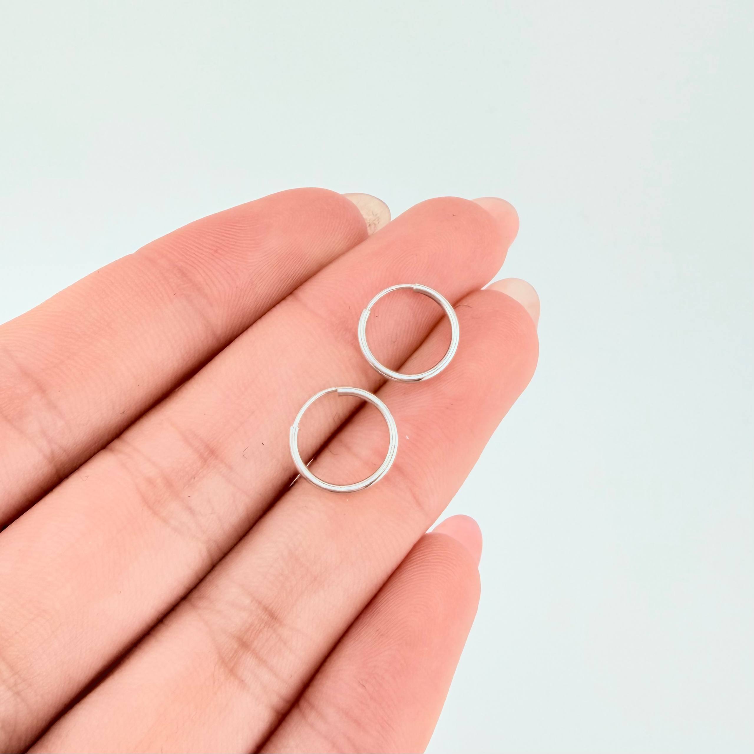 Hoop Earrings Smooth Ring 0.4gr / 1/2 in / 18K White Gold *