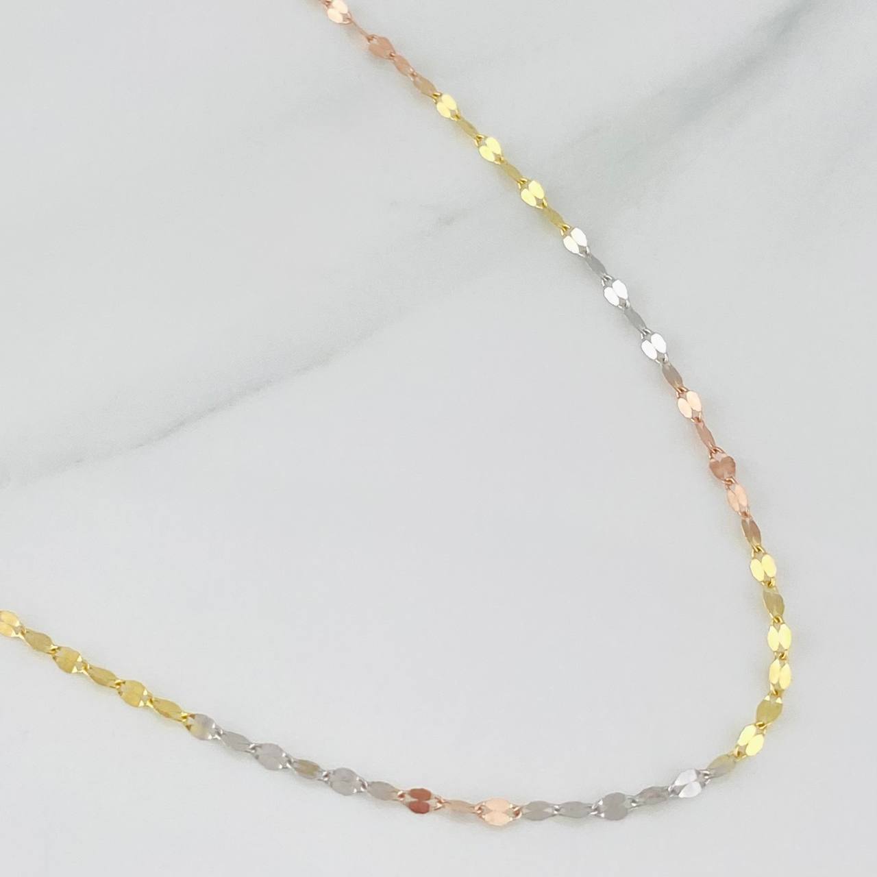 Mirror Flower Chain 1.05g / 18 in / 1.86mm Three Golds 18K