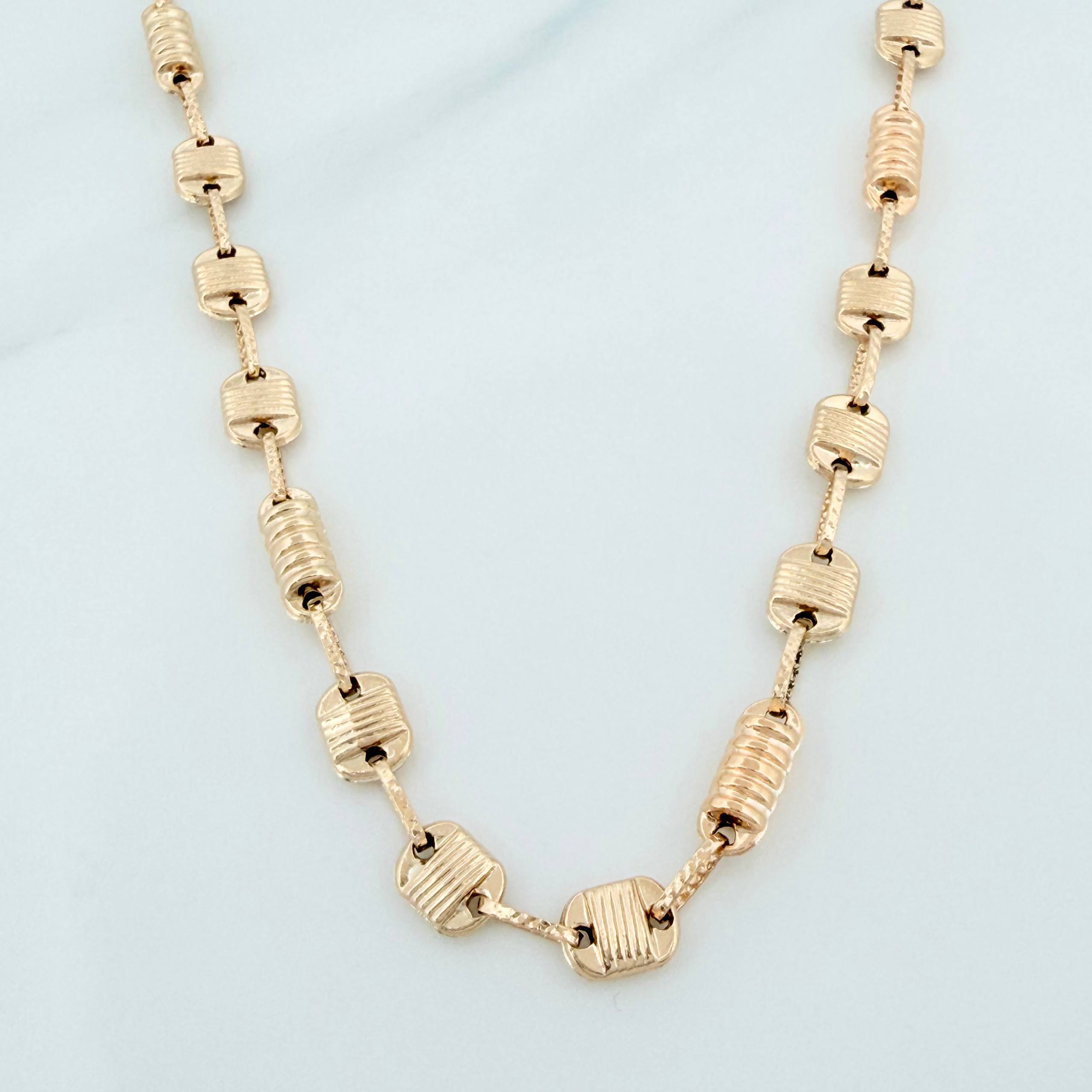 Cadena Rustica barril 12.4g / 24 1/4 in / 5.3mm Oro Amarillo 18K
