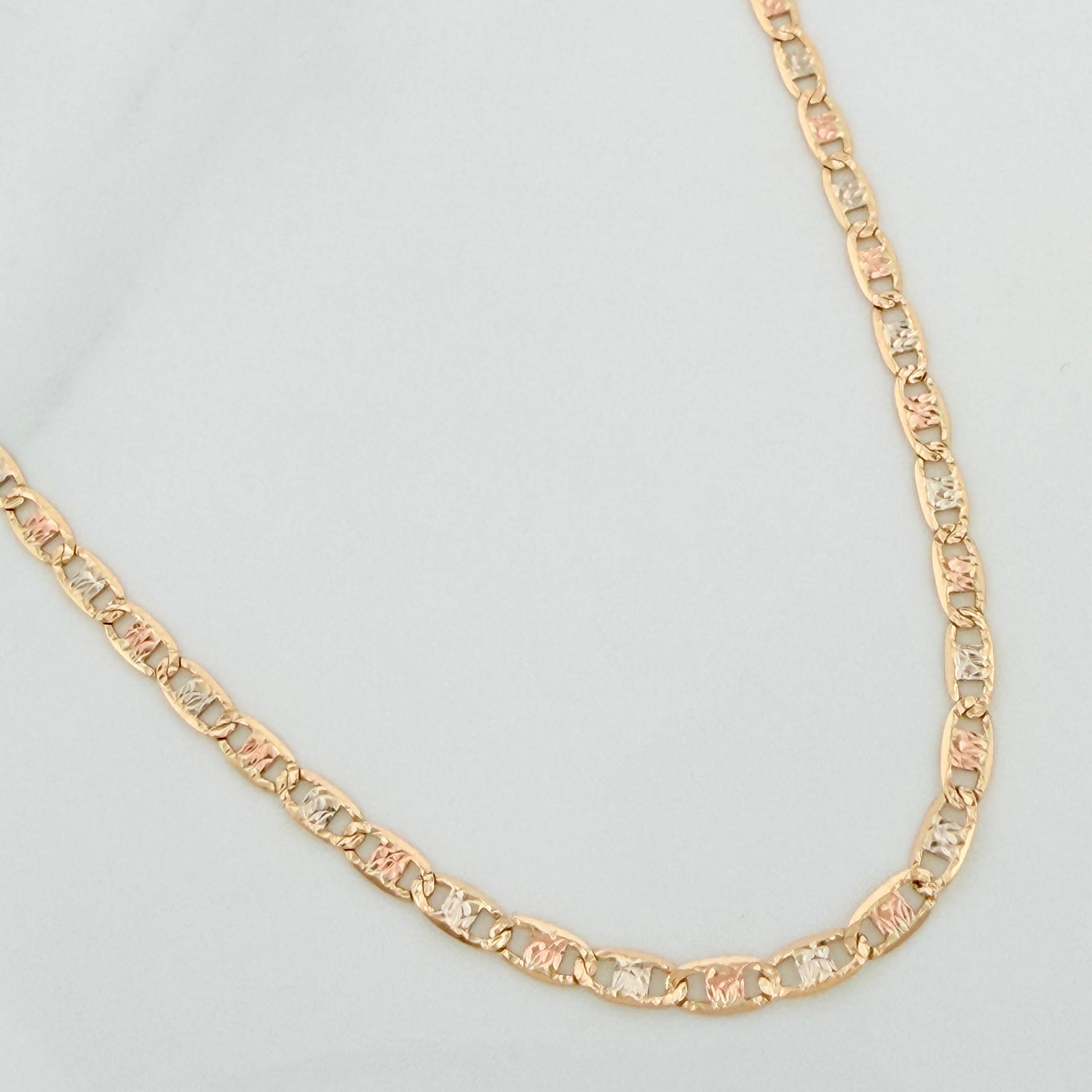 Cadena Escalera plana 4.15g / 23 3/4 in / 1.8mm Tres Oros 18K