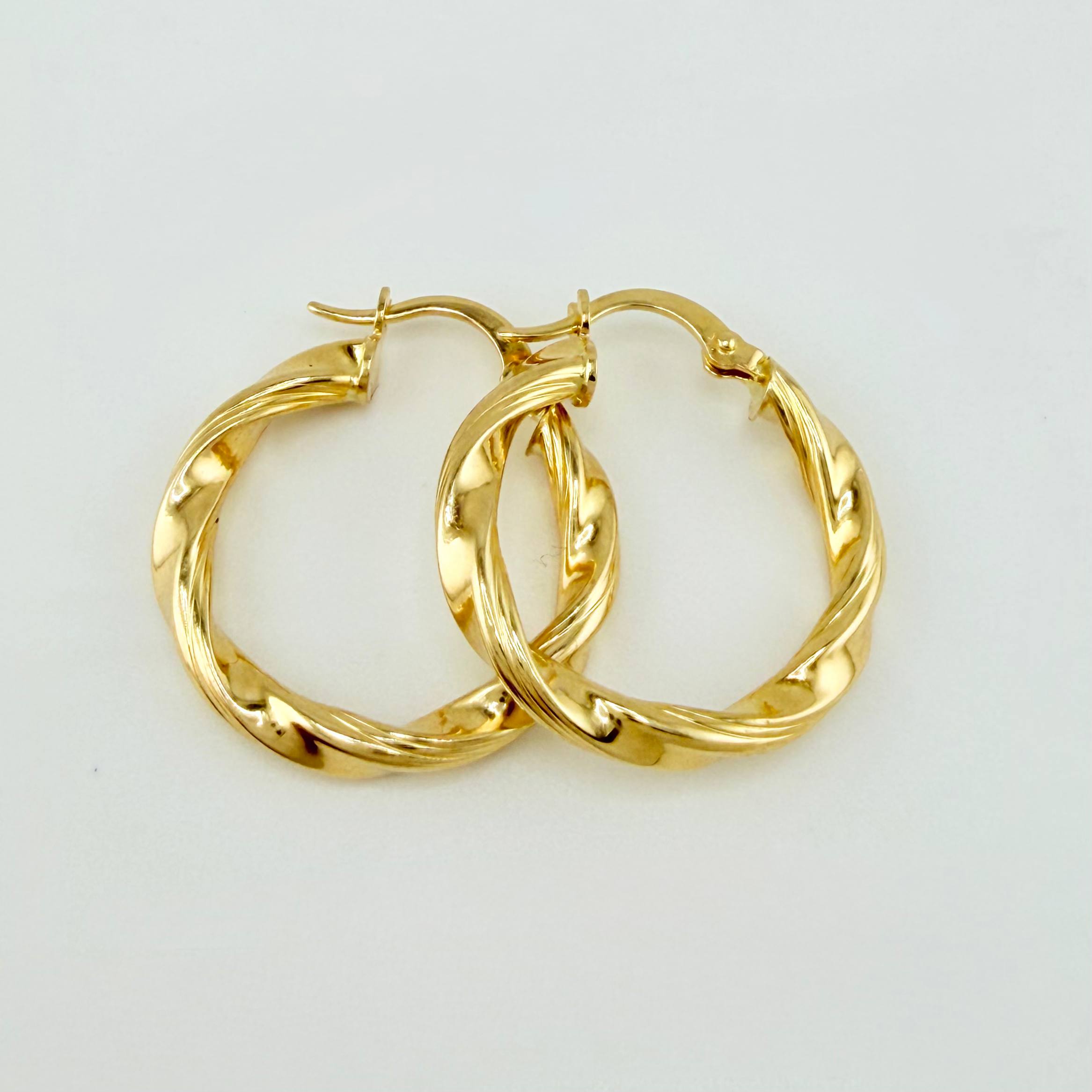 Candongas Mai 2.45gr / 1in / Oro Amarillo 18K ©