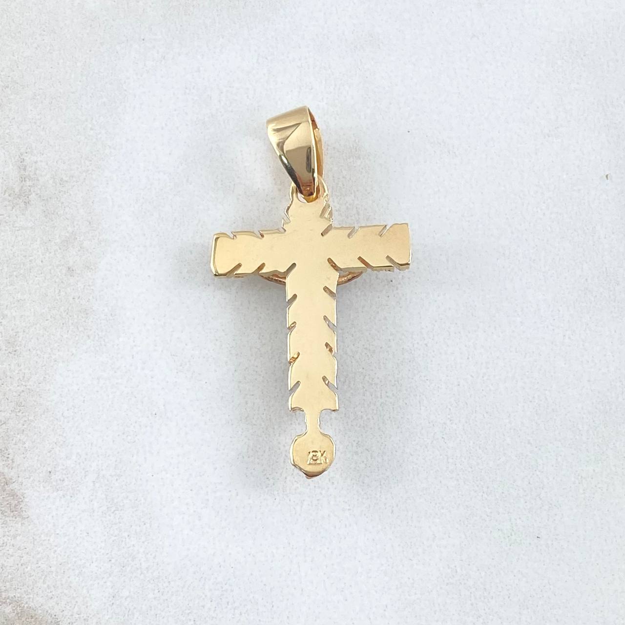 Dije Crúz Señor de los Milagros 5.45gr / 3.7cm / Relieve Circones Blancos Tres Oros 18K