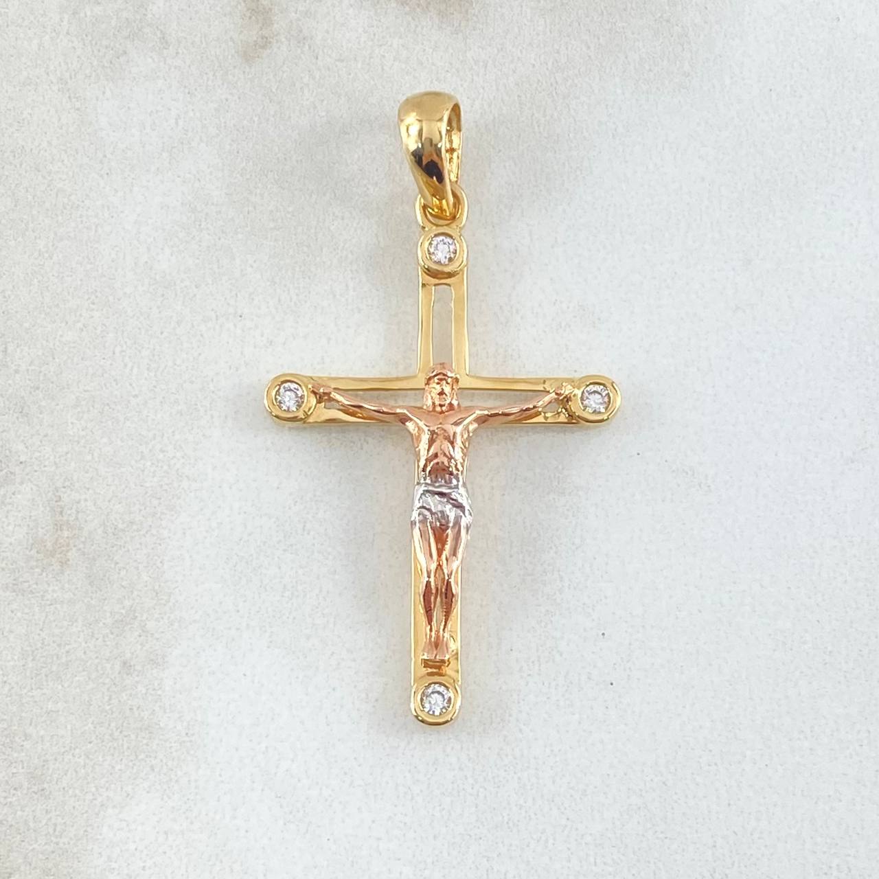 Dije Crúz Cristo Puntos Helados 3.55gr / 4.3cm / Circones Blancos Tres Oros 18K