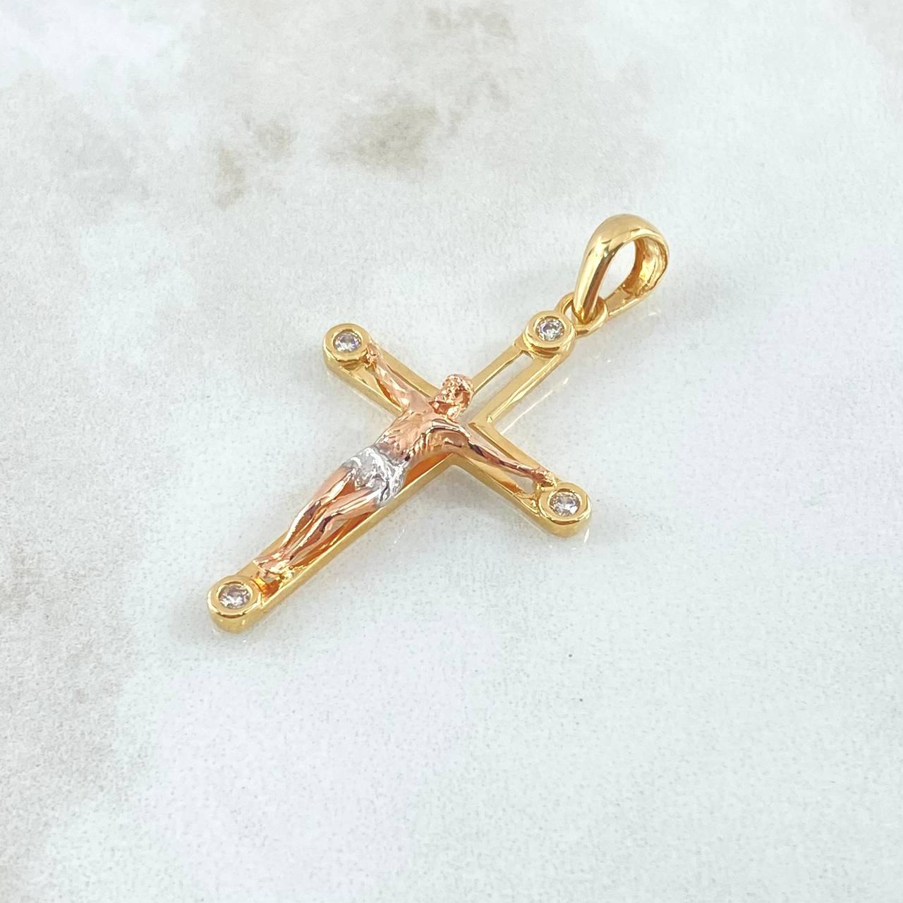 Dije Crúz Cristo Puntos Helados 3.55gr / 4.3cm / Circones Blancos Tres Oros 18K