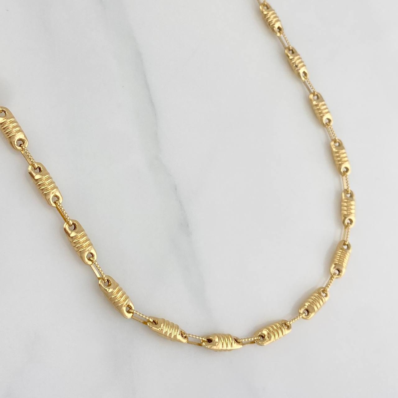 Rustic Barrel Chain 12.35 g / 24 in / 3.75 mm 18K Yellow Gold