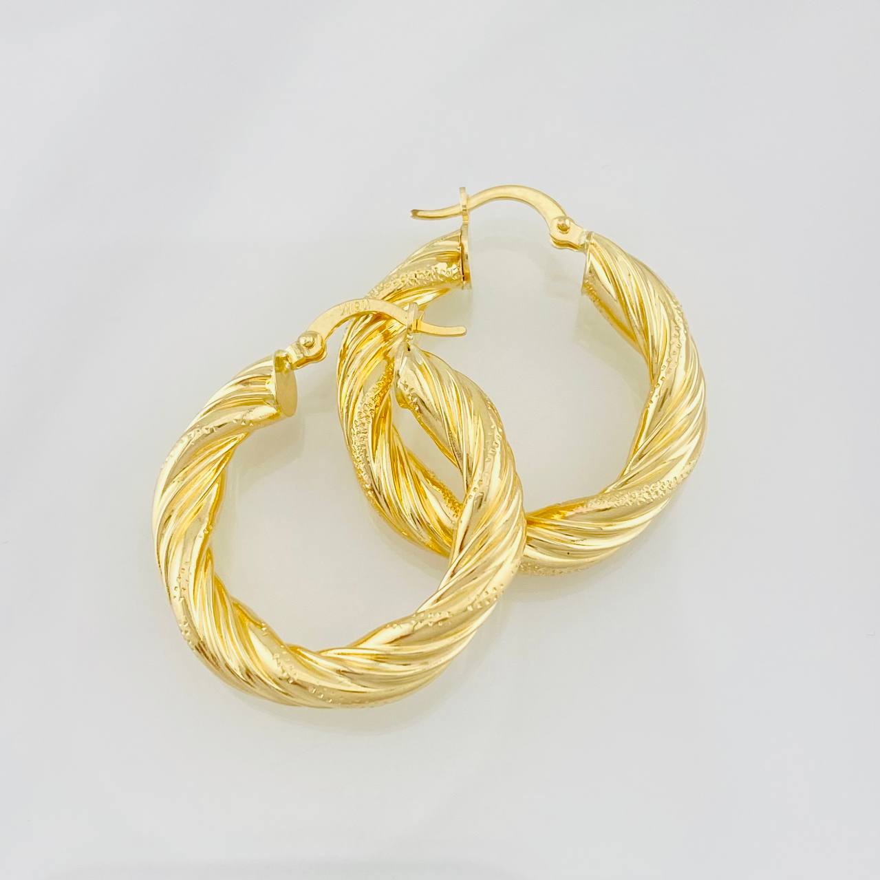 Hoop Earrings Niky 5.2g / 1 1/4 in 18K Yellow Gold