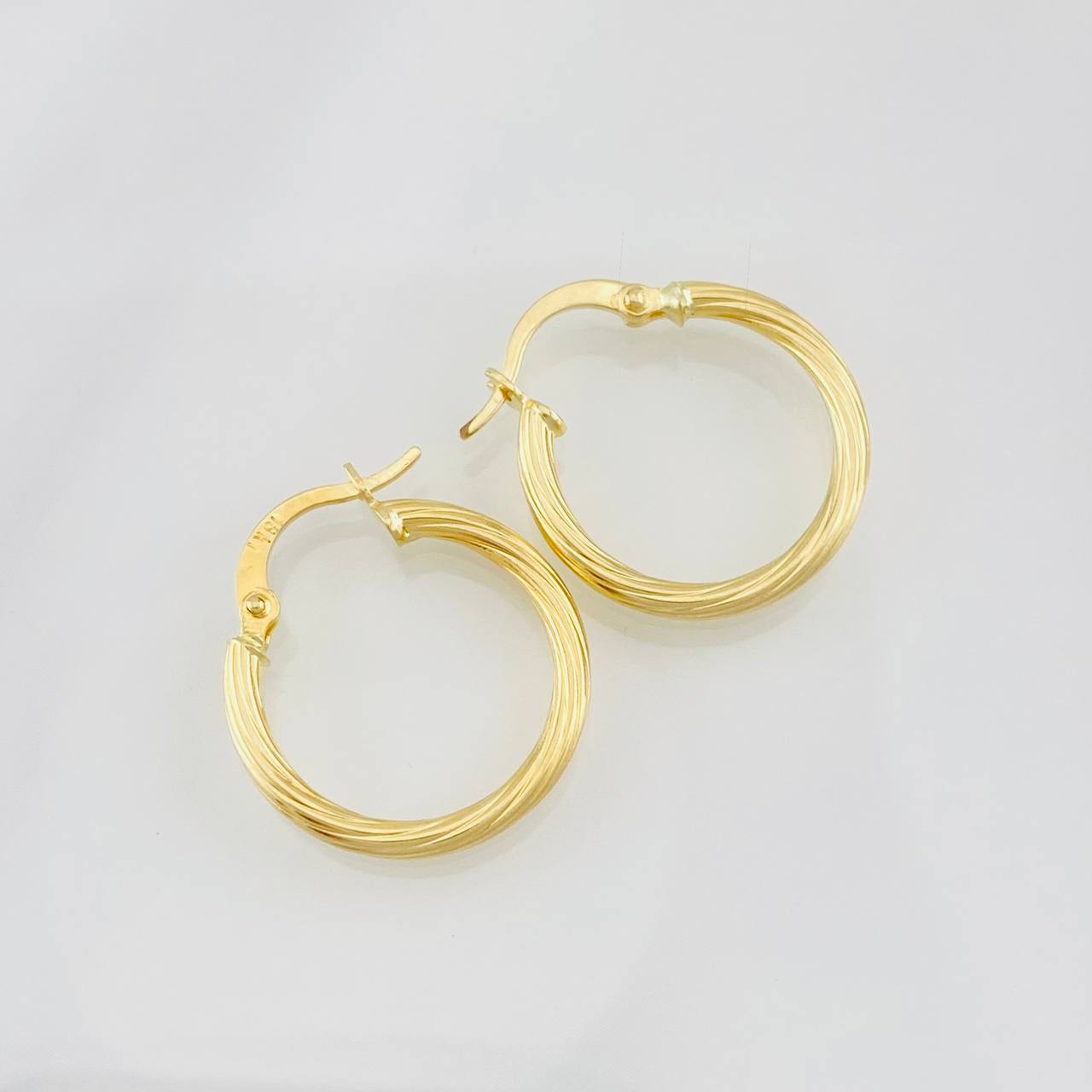 Hoop Earrings Mary 1.35g / 3/4 in Yellow Gold 18K