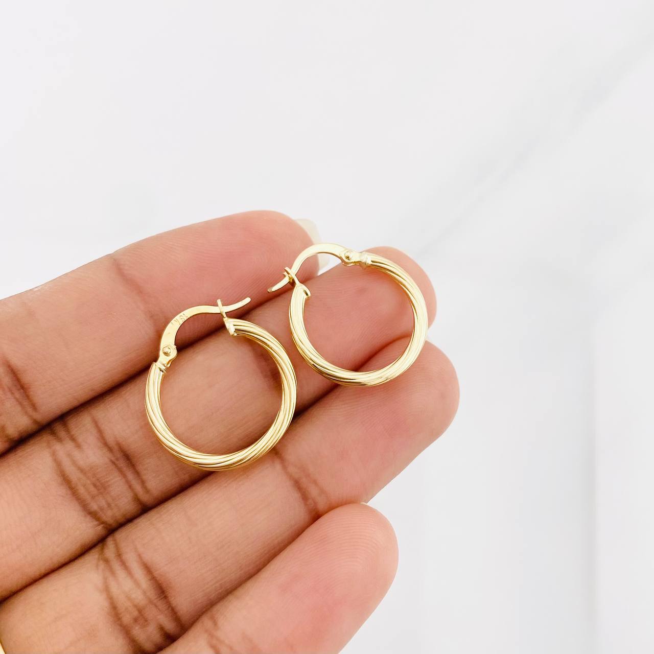 Hoop Earrings Mary 1.35g / 3/4 in Yellow Gold 18K