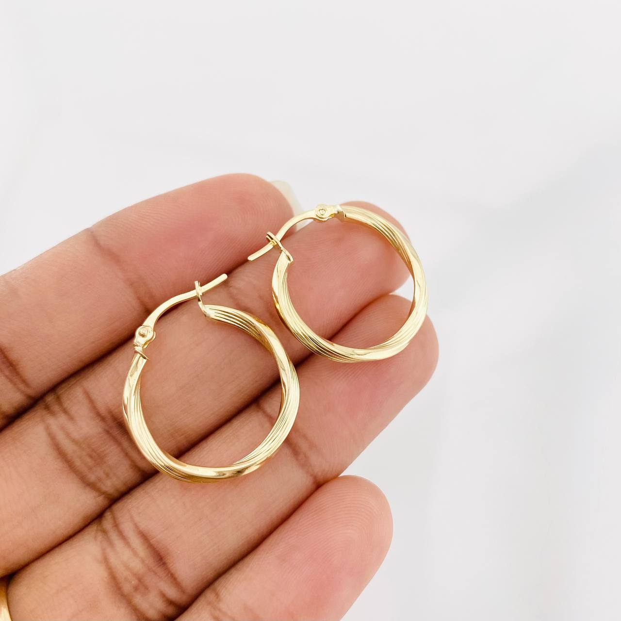 Hoop Earrings Mary 1.5g / 1 in Yellow Gold 18K