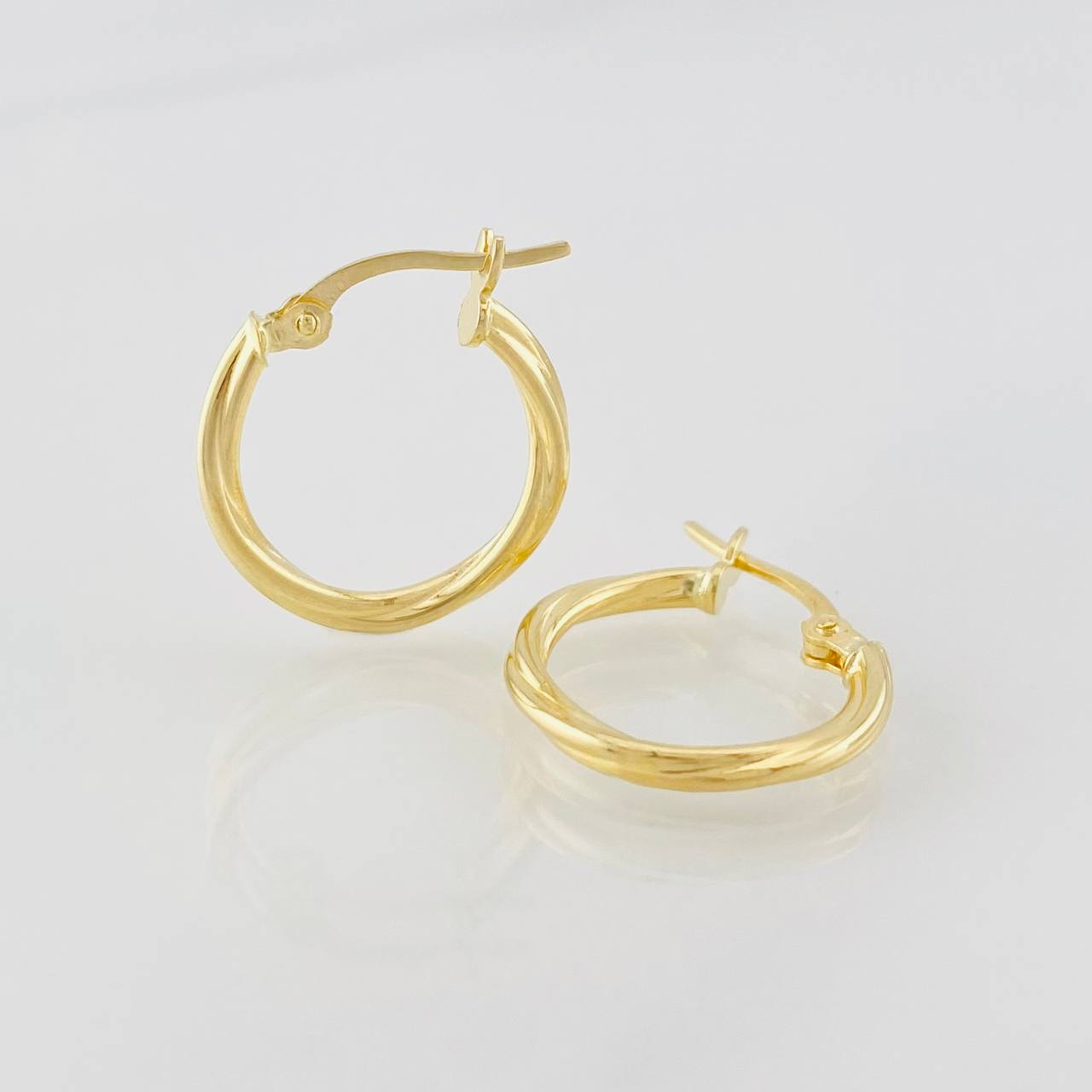Hoop Earrings Mary 1.05g / 3/4 in Yellow Gold 18K