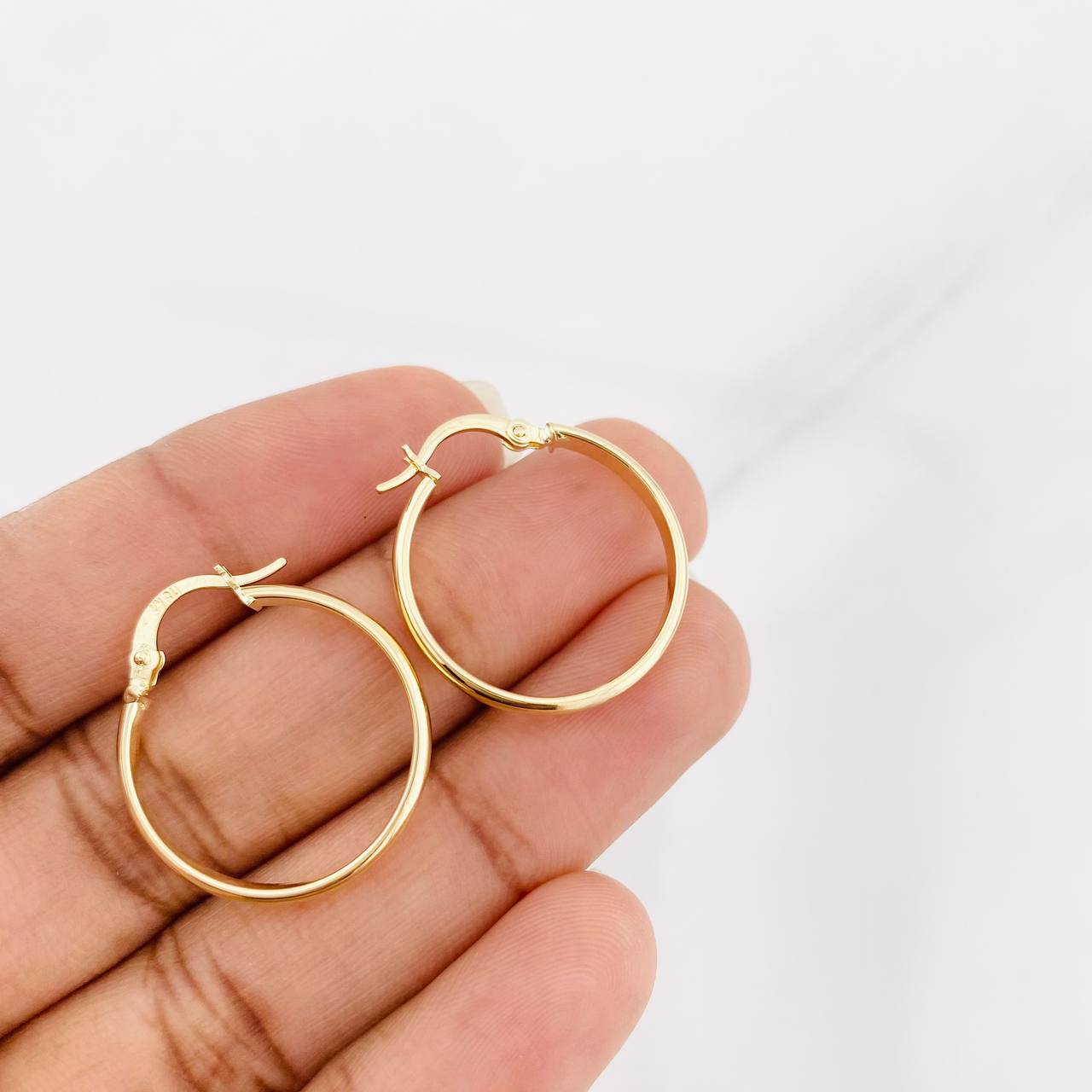 Hoop Earrings Nati 1.4g / 1 in 18K Yellow Gold
