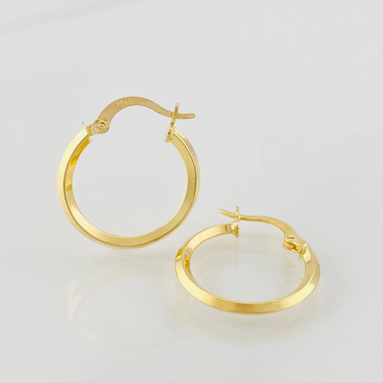 Hoop Earrings Clau 1.1g / 3/4 in 18K Yellow Gold