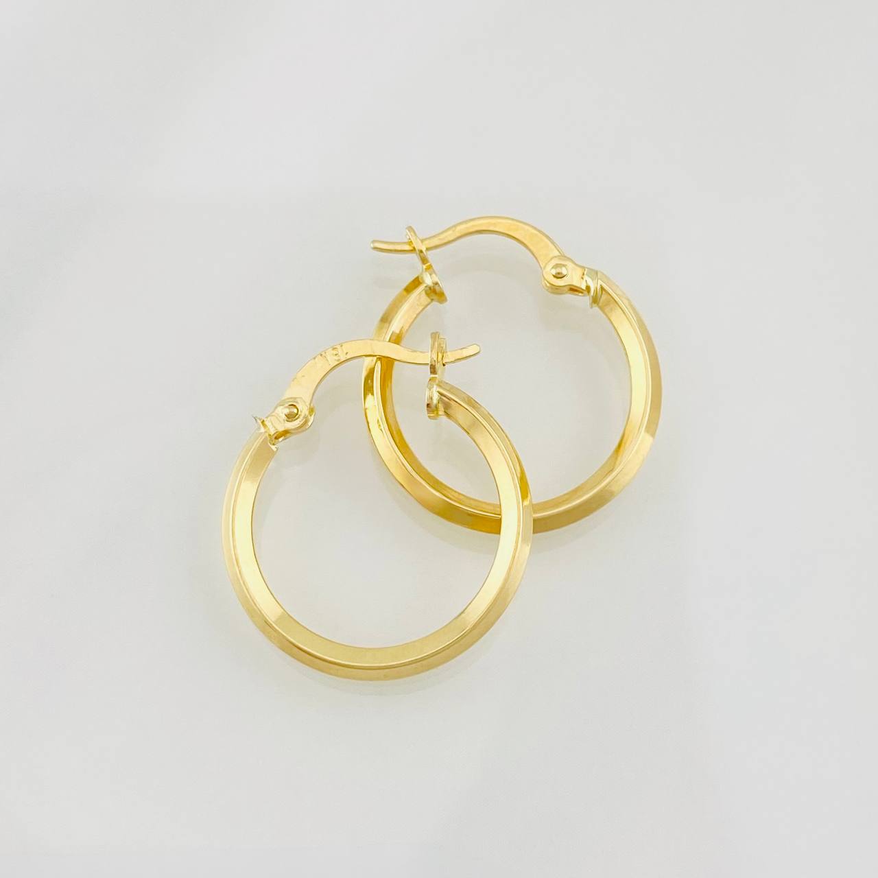Hoop Earrings Clau 1.1g / 3/4 in 18K Yellow Gold