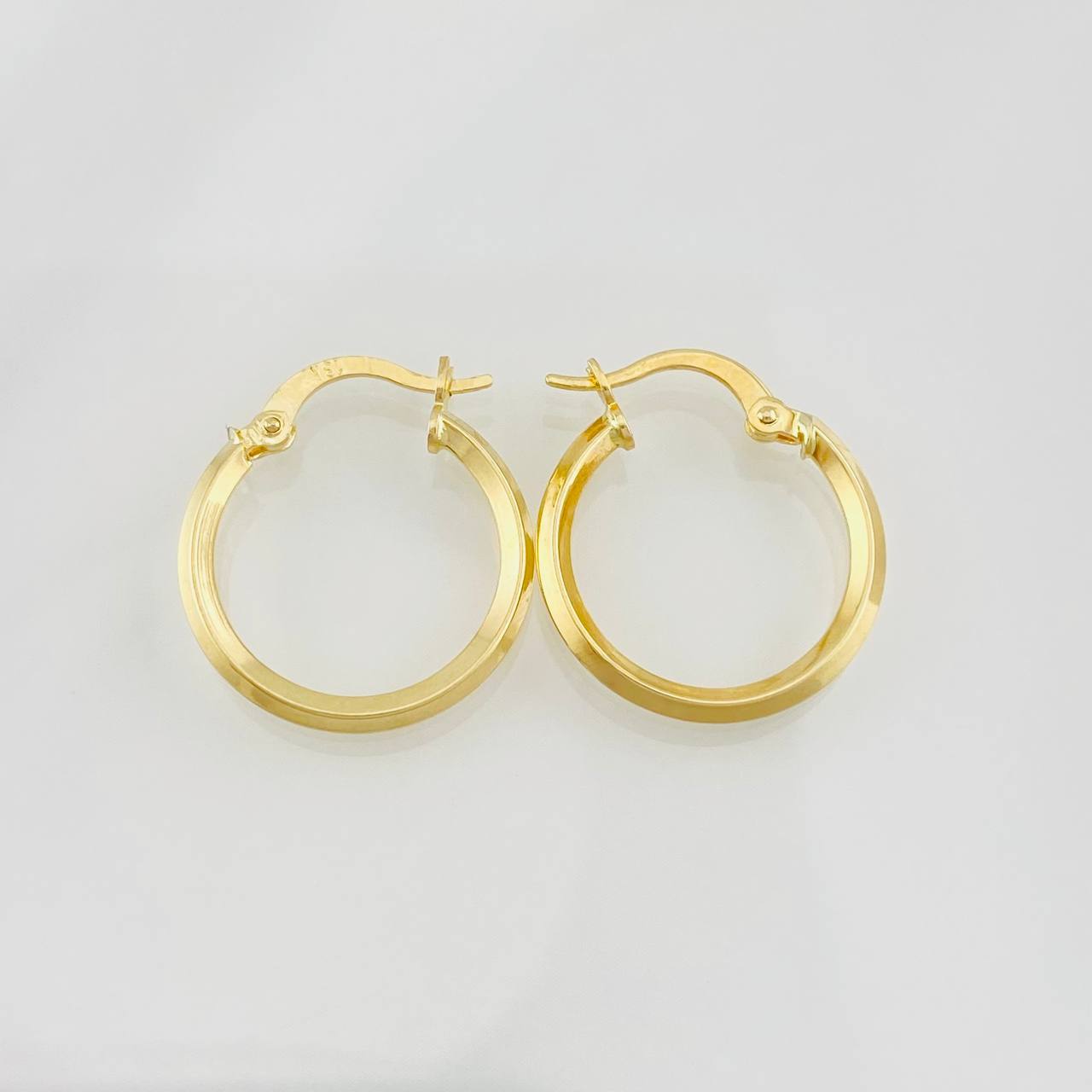 Hoop Earrings Clau 1.1g / 3/4 in 18K Yellow Gold