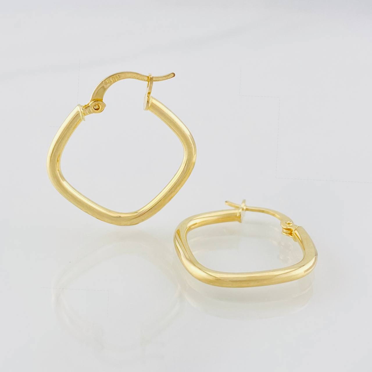 Hoop Earrings Rombo 1.45g / 1 in 18K Yellow Gold