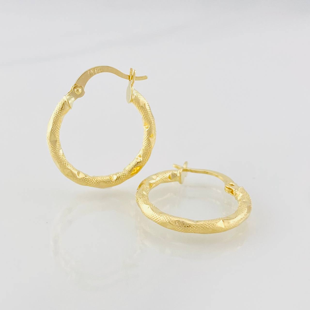 Hoop Earrings Kataleya 1.45g / 3/4 in 18K Yellow Gold