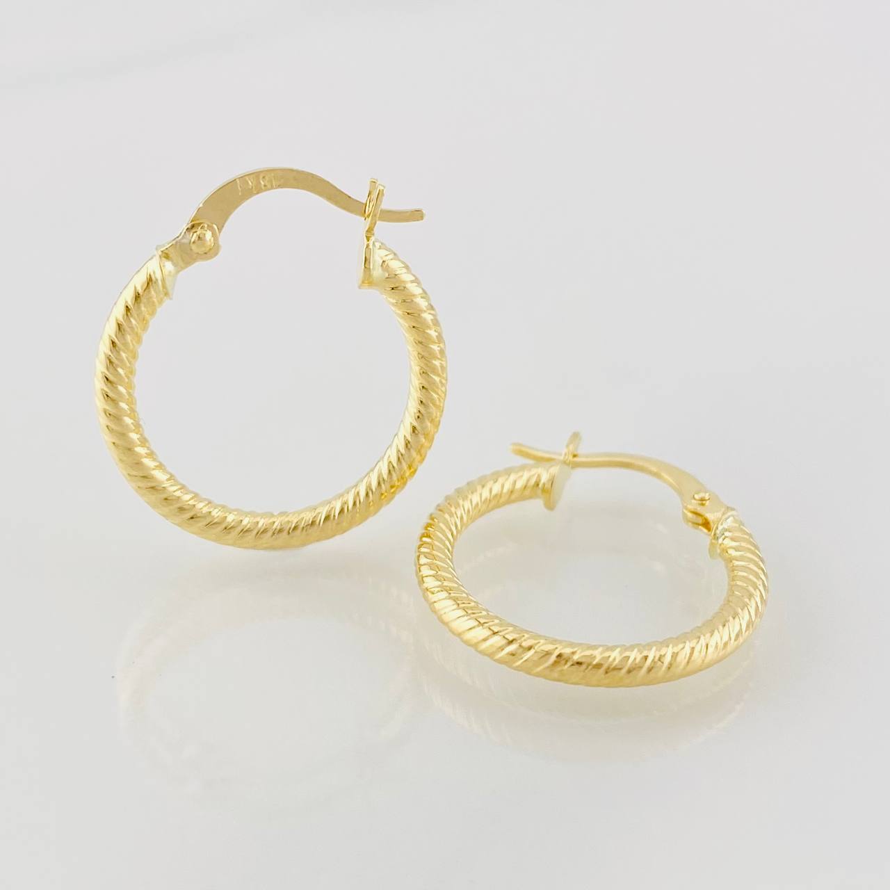 Hoop Earrings Zion 1.5g / 3/4 in 18K Yellow Gold